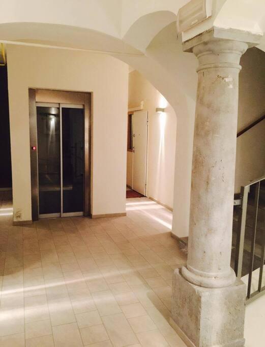 Apartment In The Heart Of Любляна Экстерьер фото