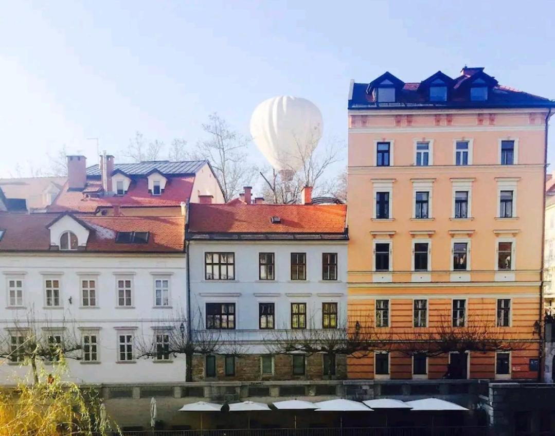 Apartment In The Heart Of Любляна Экстерьер фото